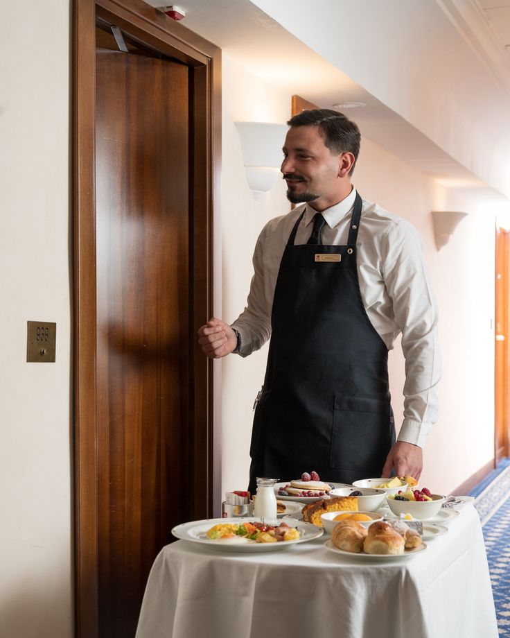 Hotels & Resorts
